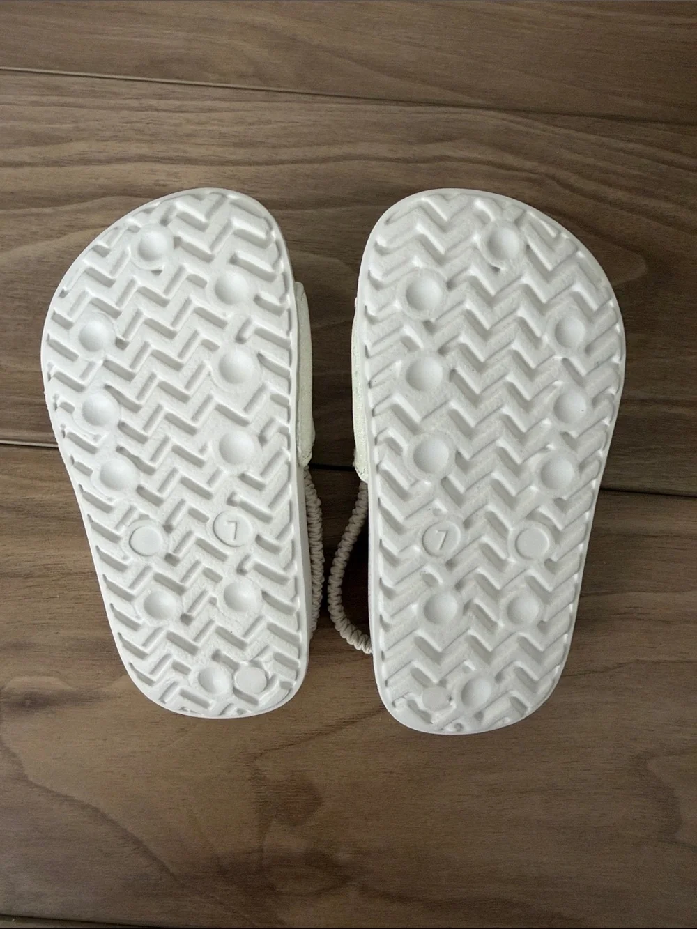 The Children's Place White Slide Sandals with Pink Rainbow Heart Accent